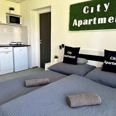 City Apartment Štúrovo Bagian luar foto