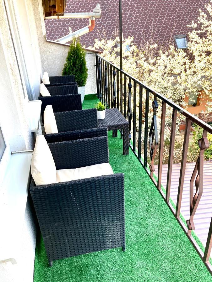 City Apartment Štúrovo Bagian luar foto