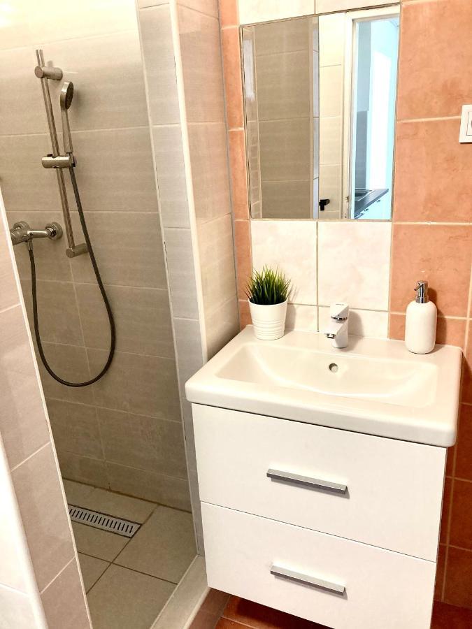 City Apartment Štúrovo Bagian luar foto
