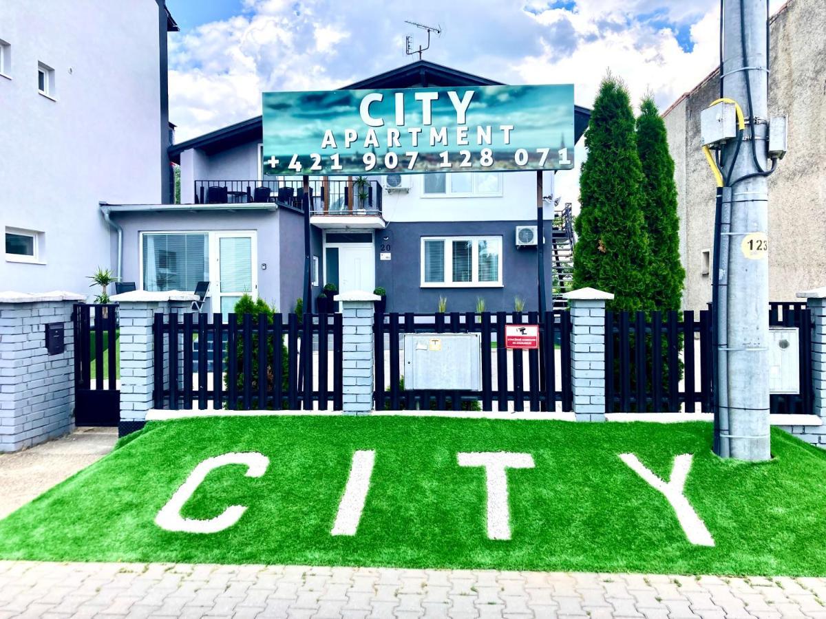 City Apartment Štúrovo Bagian luar foto