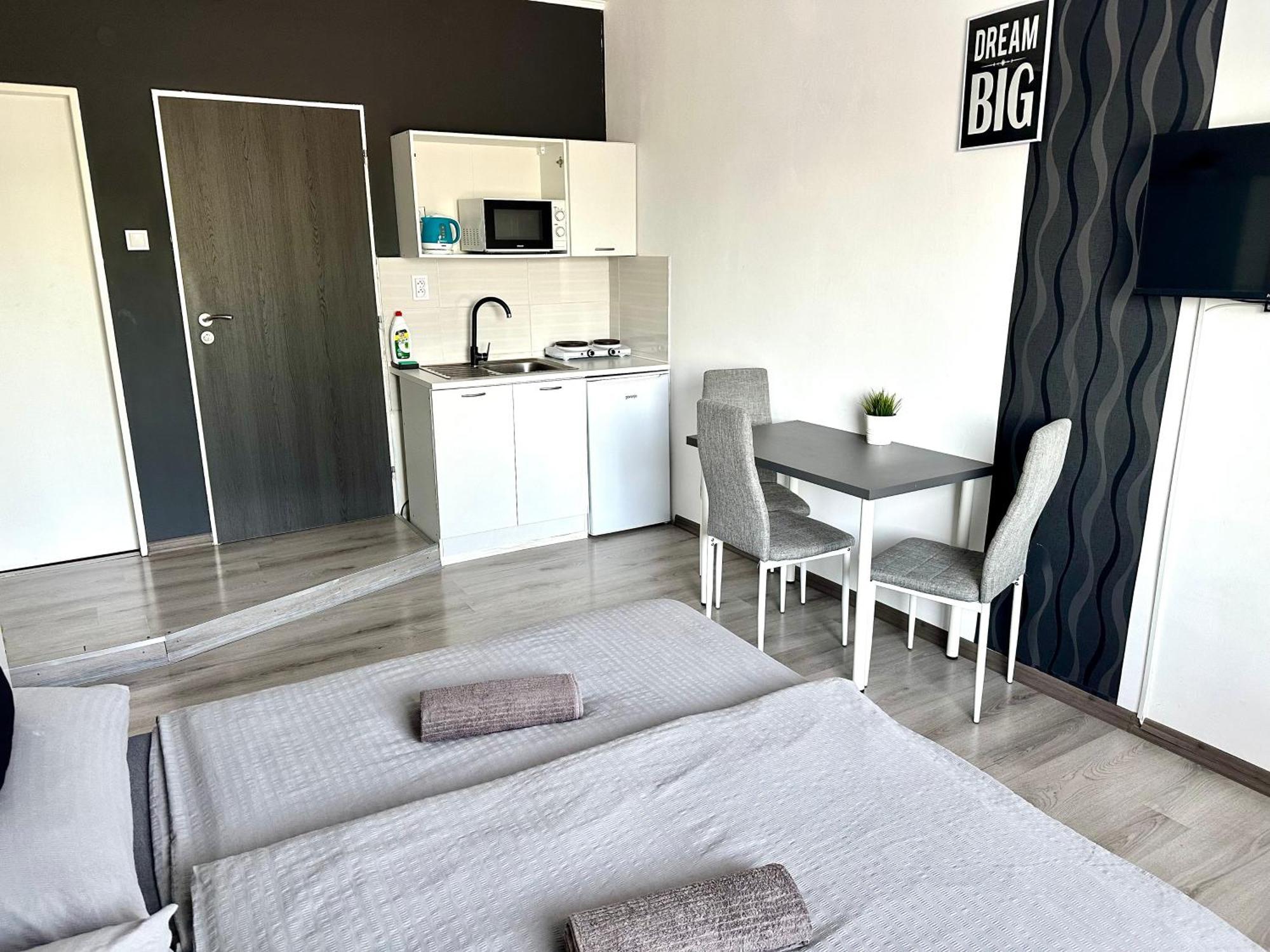 City Apartment Štúrovo Bagian luar foto