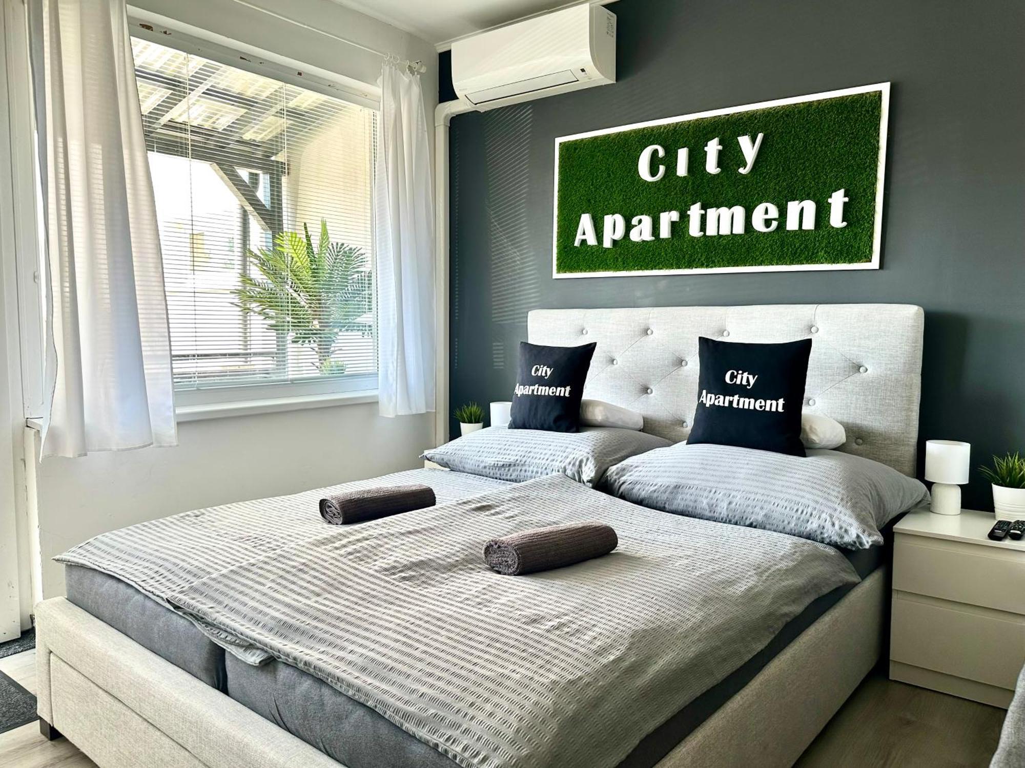 City Apartment Štúrovo Bagian luar foto