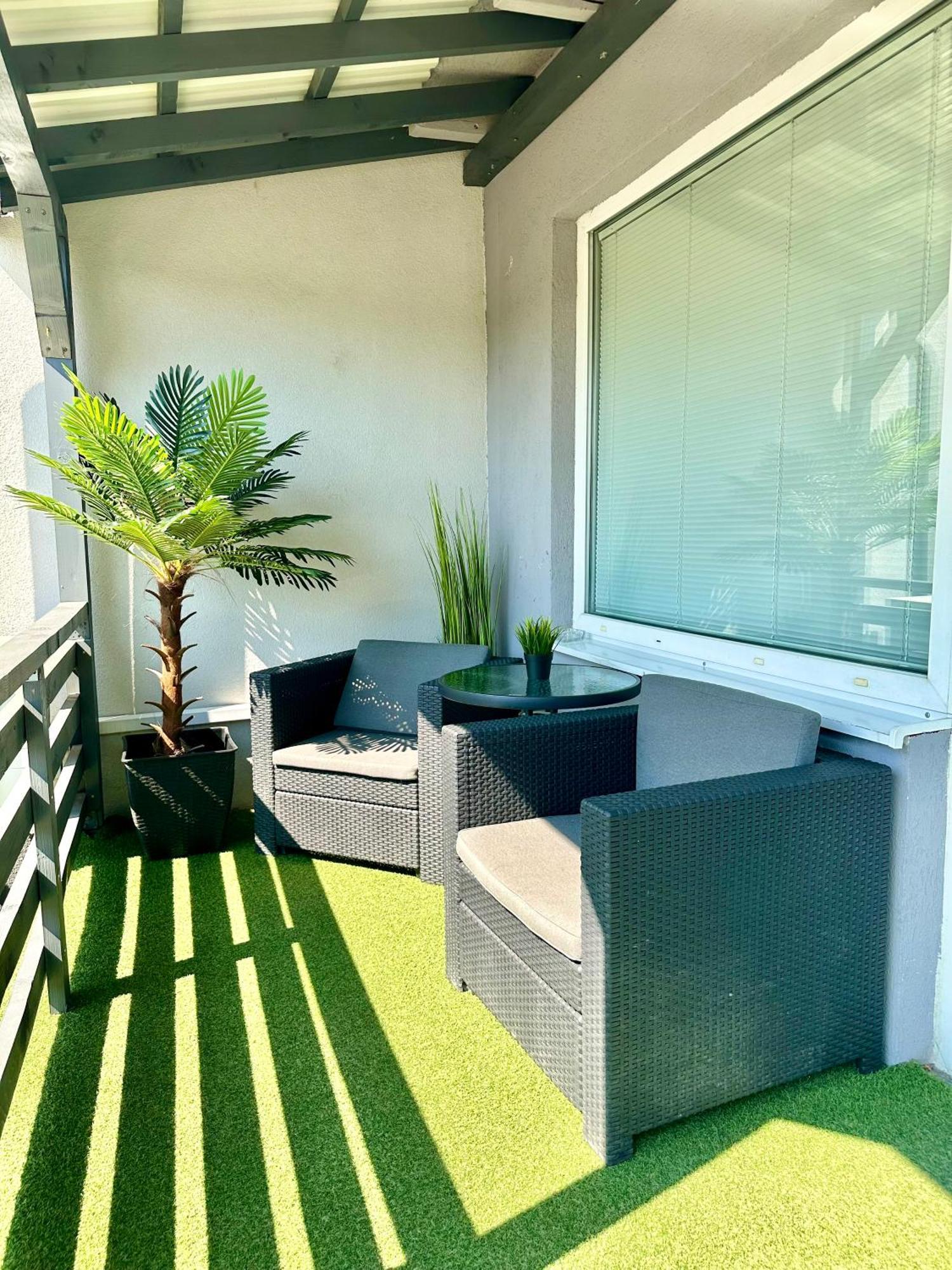 City Apartment Štúrovo Bagian luar foto