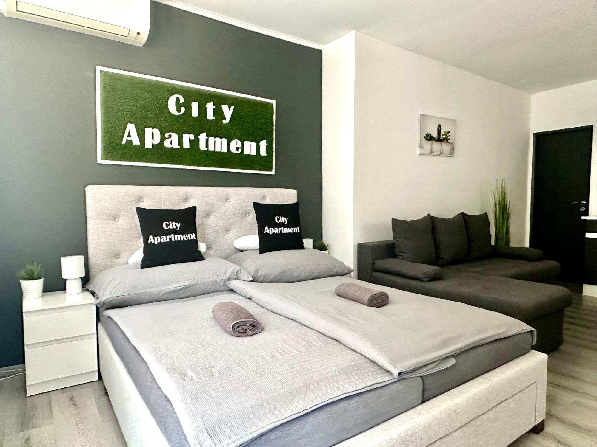 City Apartment Štúrovo Bagian luar foto