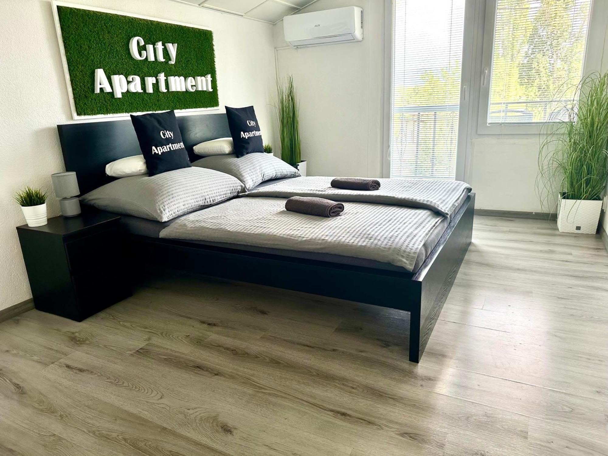 City Apartment Štúrovo Bagian luar foto