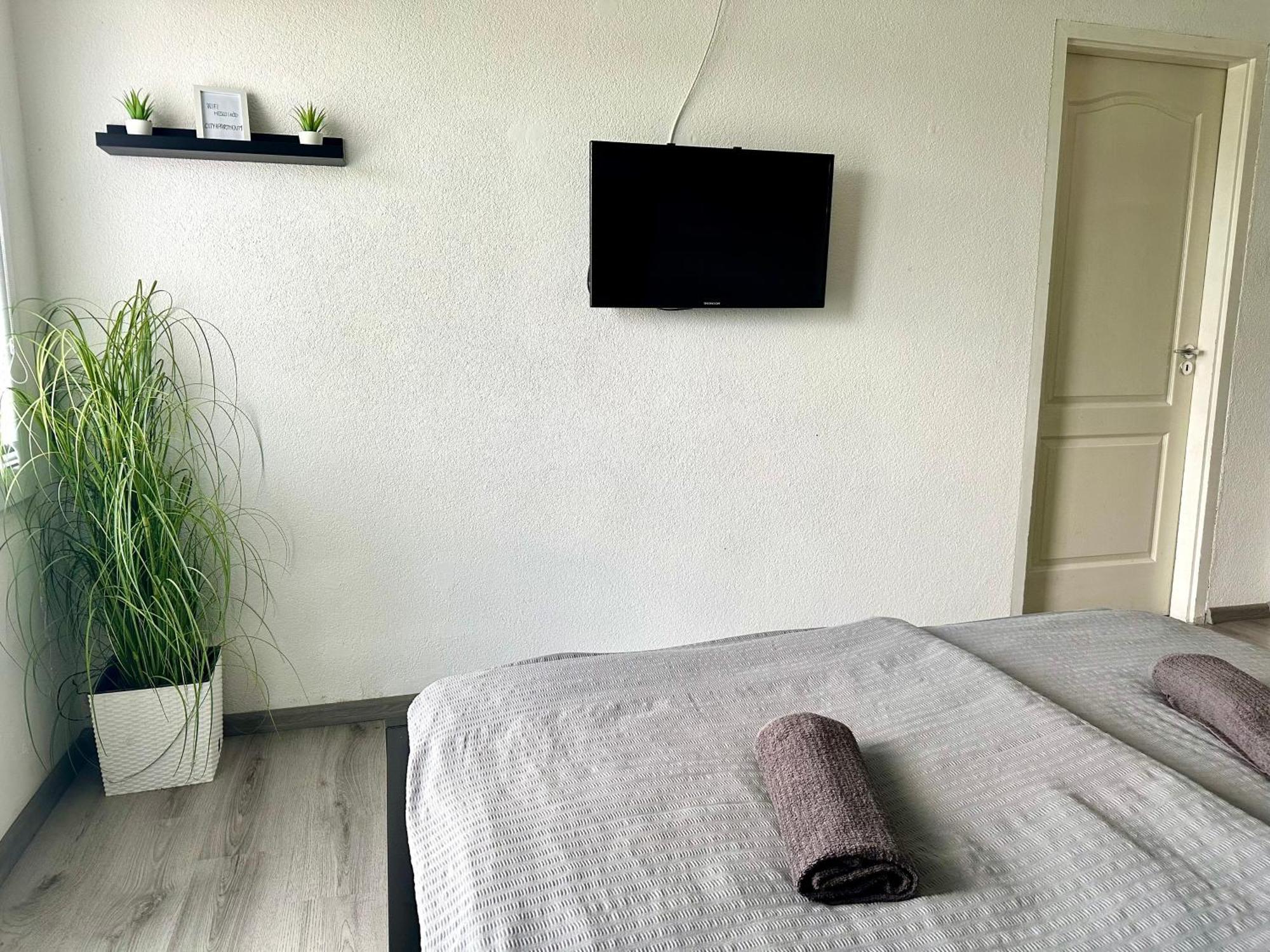 City Apartment Štúrovo Bagian luar foto