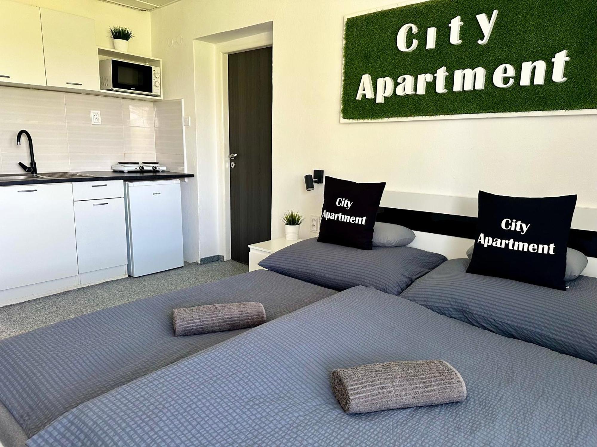City Apartment Štúrovo Bagian luar foto