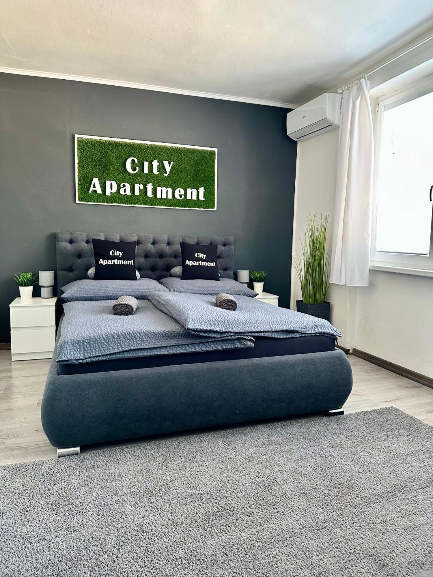 City Apartment Štúrovo Bagian luar foto